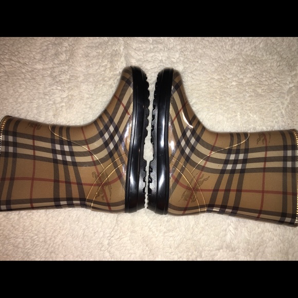 Burberry - Picture 4 of 8